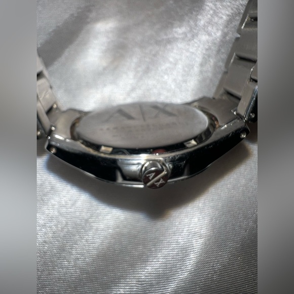 Watch - Picture 5 of 9